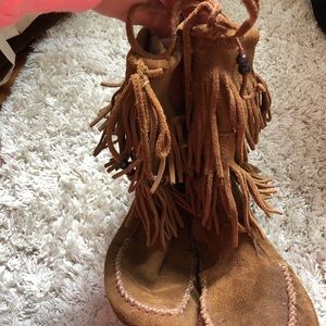 Fringe light brown boots